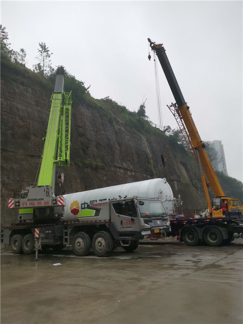 元江“不怕风雨冻”—— 吊车的 “恶劣环境适应” 技术